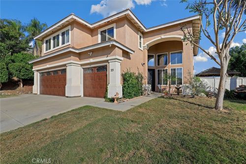 25 Corte Rivera, Lake Elsinore, CA, 92532 | Card Image