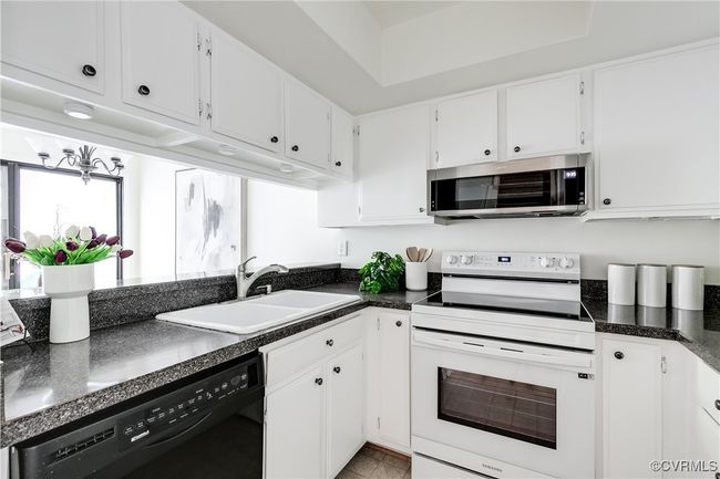 4814 Long Shadow Dr, Townhouse with 2 bedrooms, 2 bathrooms and null parking in Midlothian VA | Image 16