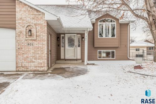 901 E Pine St Street, Brandon, SD, 57005-2505 | Card Image