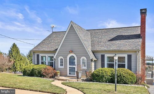 233 N 3rd St, NEW FREEDOM, PA, 17349-9436 | Card Image