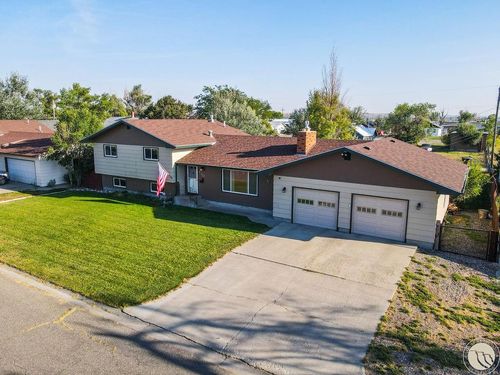 820 1st St S, Hardin, MT, 59034-2204 | Card Image