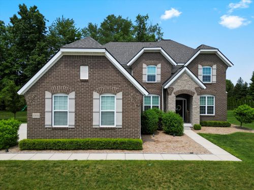 13531 Brampton Ct, Shelby Twp, MI, 48315-1140 | Card Image