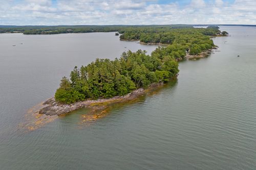 71 Merganser Way, Freeport, ME, 04032 | Card Image