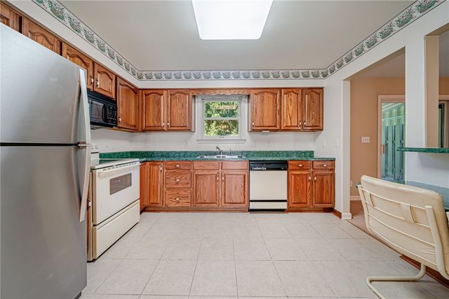 202 Apple Blossom Ct, Condo with 2 bedrooms, 3 bathrooms and 2 parking in Delmont PA | Image 8