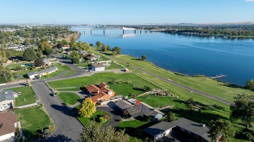 best-river-homes-andamp-vi-4500 Riverhaven, Pasco, WA, 99301 | Card Image