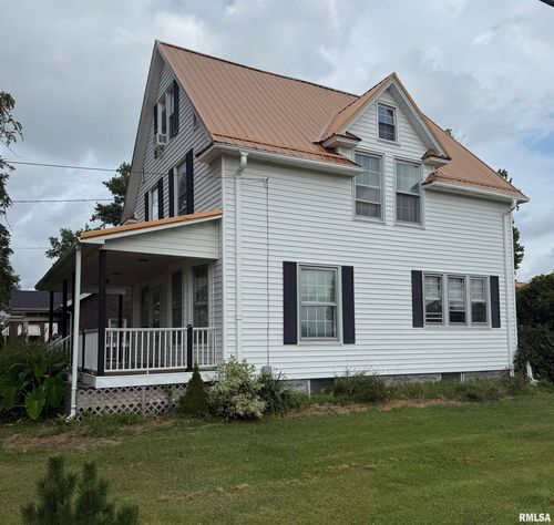 423 S Grove St, Walcott, IA, 52773-9652 | Card Image