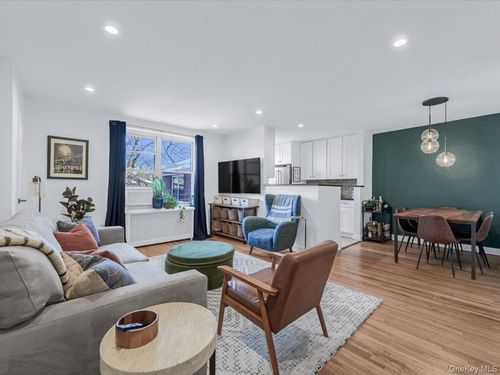 279-35-32 205th St, Bayside, NY, 11361-1205 | Card Image