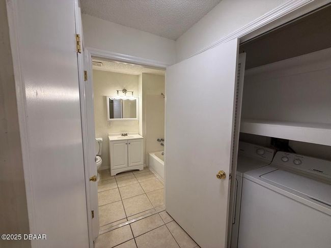 Jack and Jill style bathroom or guests and access to bedroom | Image 40