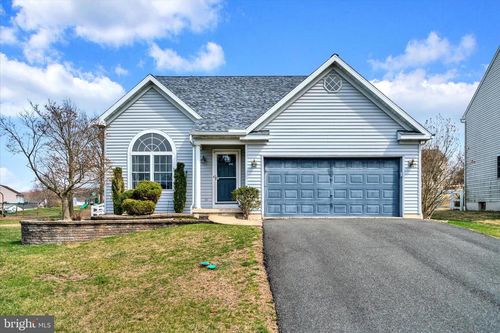 9 Laurel Woods Dr, Shillington, PA, 19607-9539 | Card Image