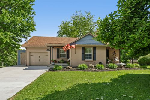 405 Vineyard Dr, Gibsonia, PA, 15044-9226 | Card Image