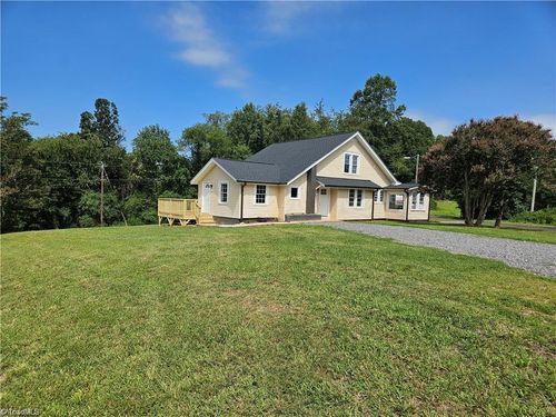 1352 Weldon Smith Rd, Lawsonville, NC, 27022-8316 | Card Image