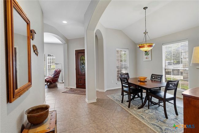 Entry, formal dining, archways | Image 18