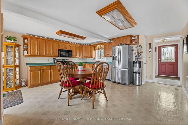 465 Causeway View Rd S, House other with 3 bedrooms, 2 bathrooms and 7 parking in Ennismore ON | Image 8