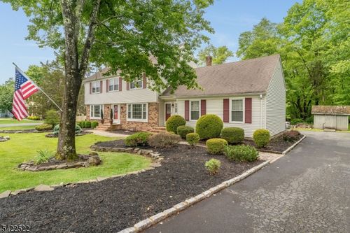 9 Westminster Dr, Annandale, NJ, 08801-3307 | Card Image
