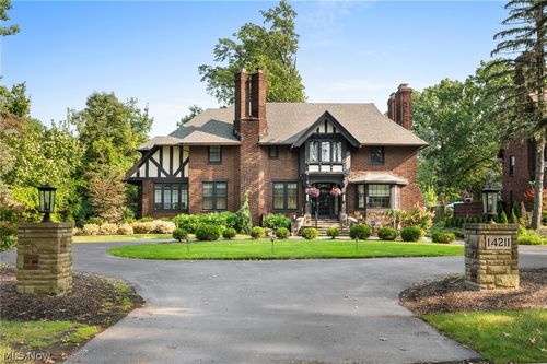 14211 Larchmere Blvd, Shaker Heights, OH, 44120-1315 | Card Image