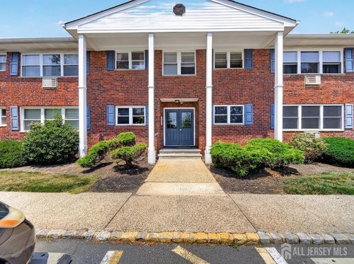 8-42-A Woodedge Ave, Edison, NJ, 08817-3923 | Card Image
