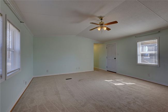 117 E Denmark St, House other with 3 bedrooms, 2 bathrooms and 2 parking in Walnut Springs TX | Image 6