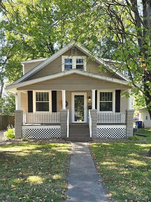 821 Sherman Ave, Edwardsville, IL, 62025-2370 | Card Image