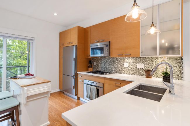 958 W 15 Th Avenue, Townhouse with 3 bedrooms, 2 bathrooms and 1 parking in Vancouver BC | Image 9