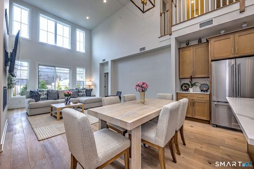 27 Heritage Ln, Woodbridge, CT, 06525-2270 | Card Image