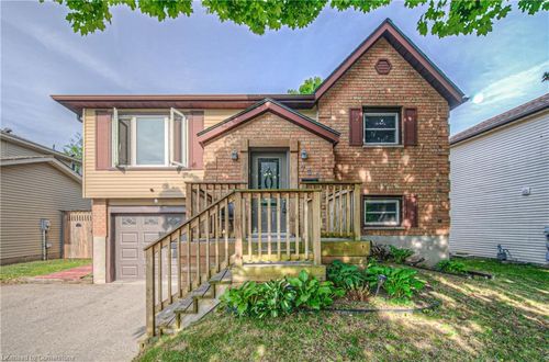 735 Elgin St N, Cambridge, ON, N1R7W7 | Card Image
