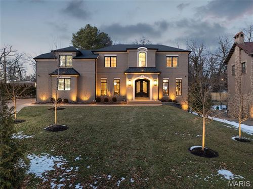 1 Tuscany Park, Clayton, MO, 63105-3019 | Card Image
