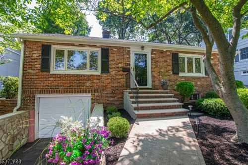 138 Carteret St, Glen Ridge, NJ, 07028-2006 | Card Image