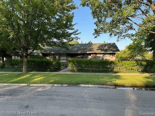 1823 Bradford Rd, Birmingham, MI, 48009-7253 | Card Image