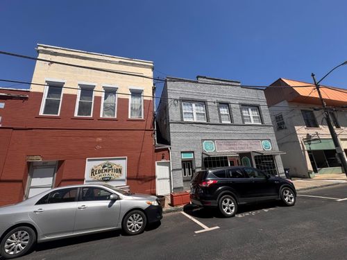 229 Main St, Paintsville, KY, 41240-1122 | Card Image