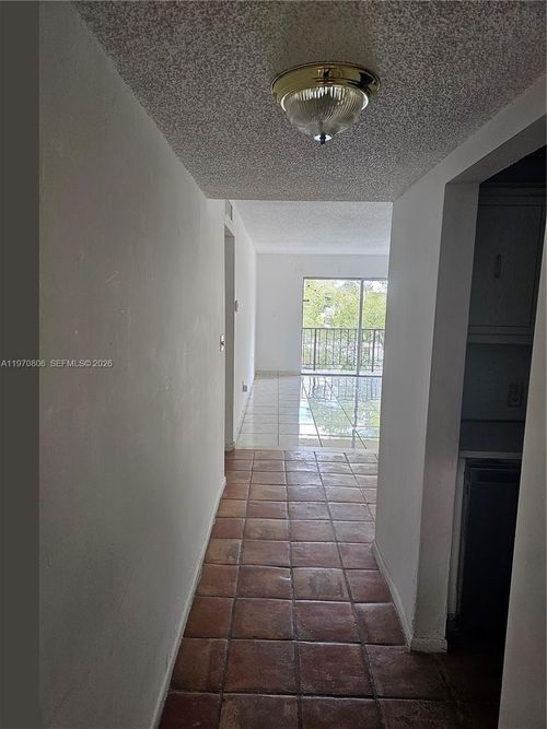b403-11925 Ne 2nd Ave, Miami, FL, 33161-6171 | Card Image