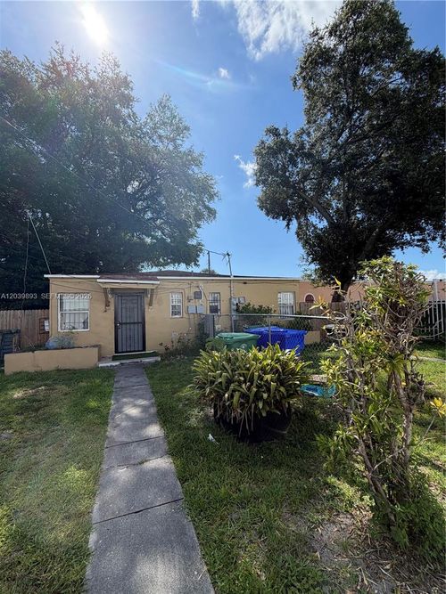5421 Nw 1st Ct, Miami, FL, 33127-1705 | Card Image