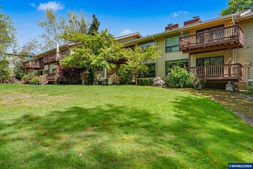 2465 Crestview Dr S, Salem, OR, 97302-5804 | Card Image