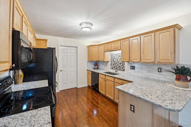 08-1324-Dufree-Blvd-Howell-MI-48843-WindowStill-15.jpg | Image 9