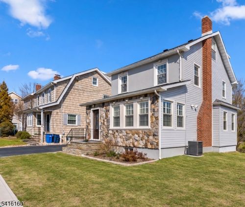 72 Valley Way, West Orange, NJ, 07052-5834 | Card Image