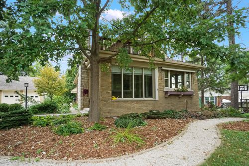 8221 N Cedarburg Rd, Brown Deer, WI, 53209-1524 | Card Image