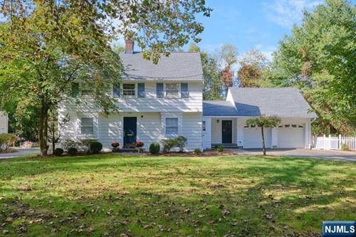 198 Rodney St, Glen Rock, NJ, 07452-2826 | Card Image