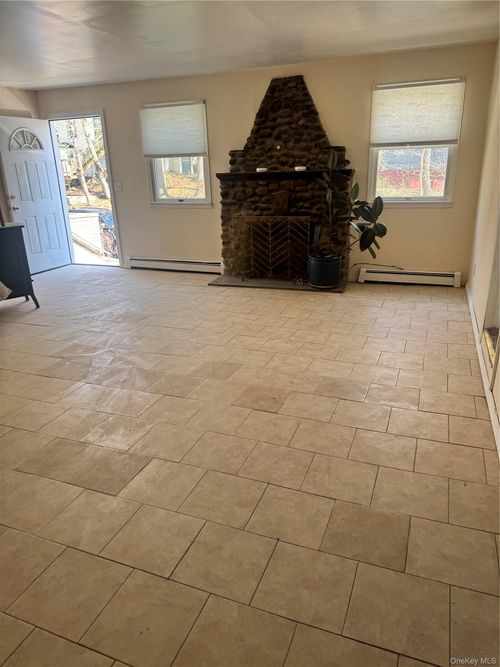 33 Hawthorne Rd, Rocky Point, NY, 11778-8770 | Card Image