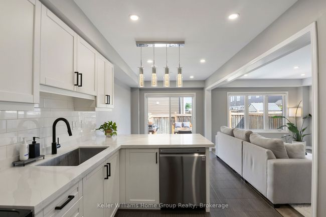 173 W Oak Trail, House attached with 3 bedrooms, 3 bathrooms and 1 parking in Kitchener ON | Image 21