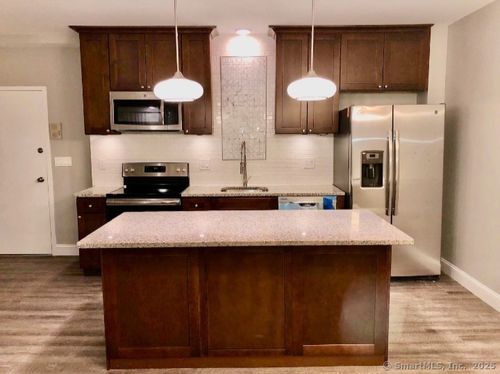 apt-126-1310 Berlin Tpke, Wethersfield, CT, 06109-1006 | Card Image
