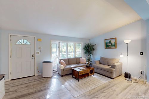 915 White Pond Clny Rd W, Carmel, NY, 10512-3127 | Card Image