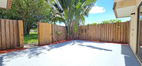 539 Green Springs Pl, West Palm Beach, FL, 33409-7509 | Card Image