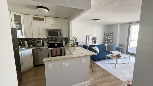 apt-2101-10 Ontario St, Chicago, IL, 60611-4766 | Card Image