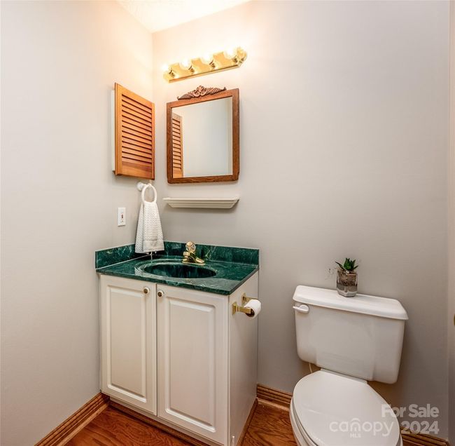 Half Bath | Image 15