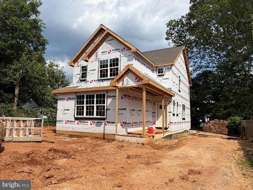 207 Second Ave, NEWTOWN SQUARE, PA, 19073-4527 | Card Image