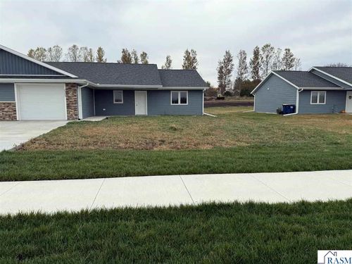 2303 Lake Ave, New Ulm, MN, 56073-4902 | Card Image