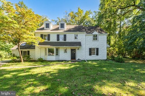 427 Cotswold Ln, WYNNEWOOD, PA, 19096-2301 | Card Image