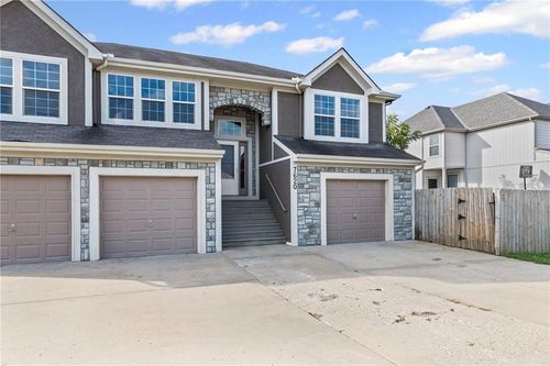 7620 Mccoy St, Shawnee, KS, 66227-2648 | Card Image