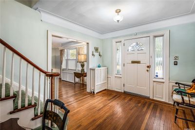 Large Entry foyer | Image 3