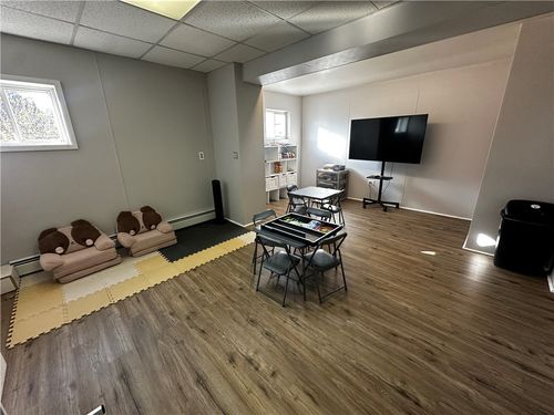 1542 Main St, West Warwick, RI, 02893-4074 | Card Image