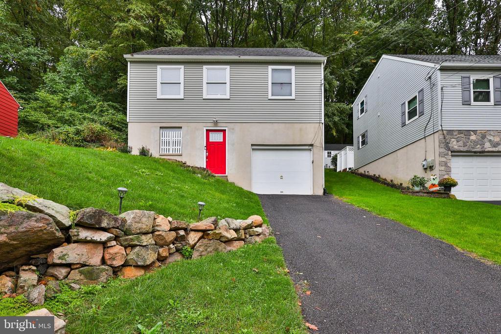 Johnston St, Allentown, PA 18103